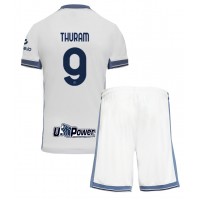 Camiseta Inter Milan Marcus Thuram #9 Segunda Equipación Replica 2024-25 para niños mangas cortas (+ Pantalones cortos)